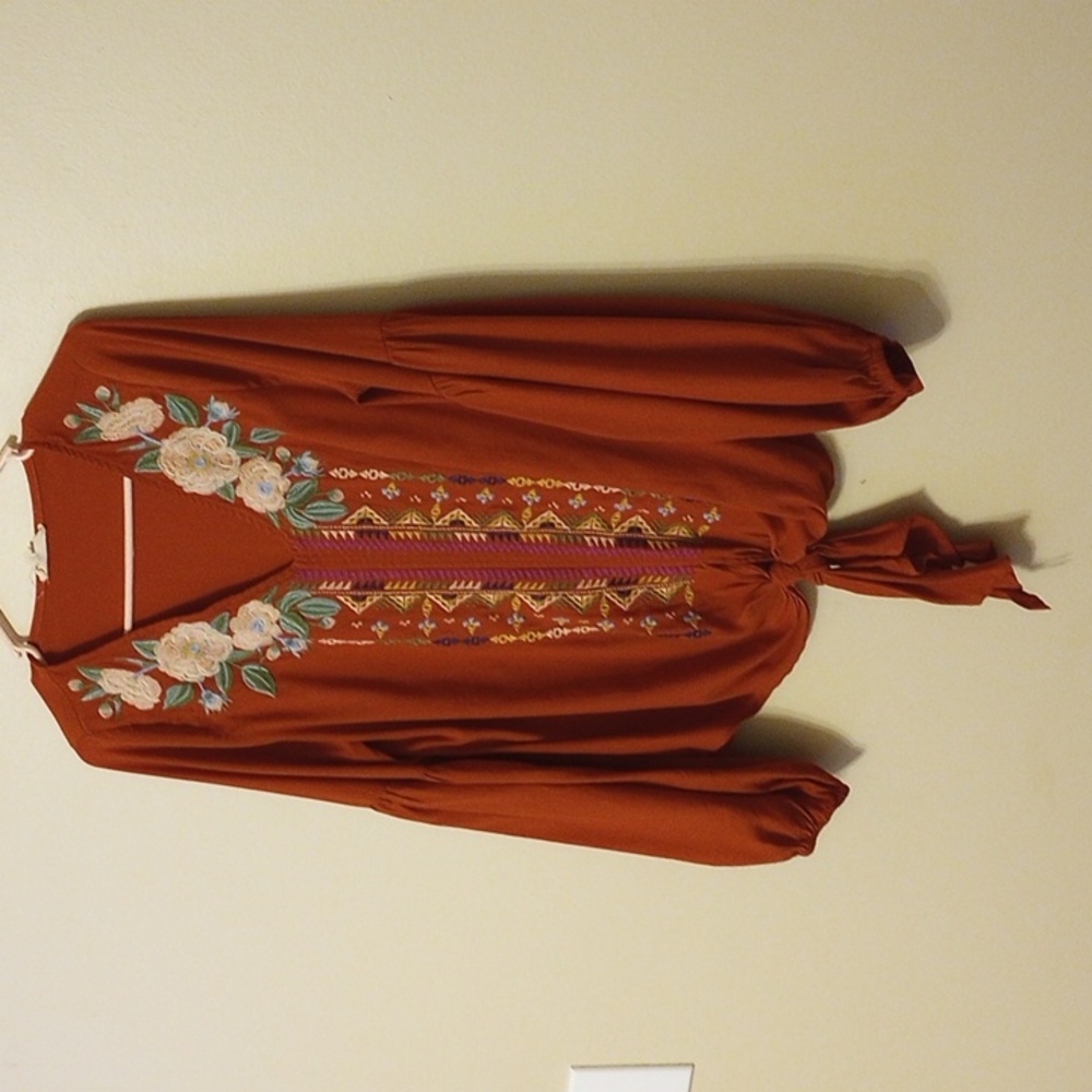 Entro Embroidered Long Sleeve Blouse